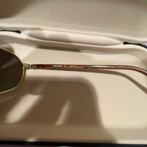 Louis Vuitton small frame polarized retro sunglasses. - Picture 5 of 5